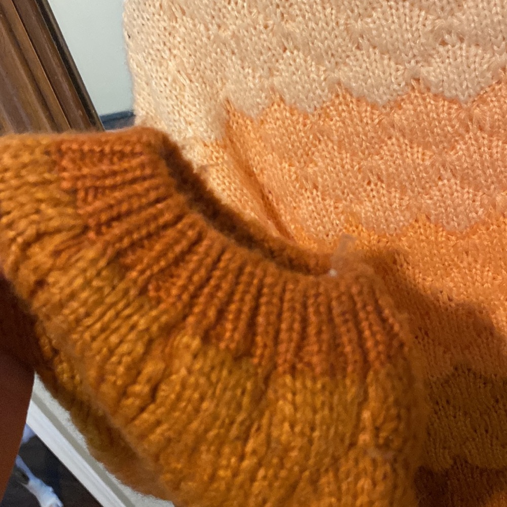 Ombre sweater - Picture 3 of 3